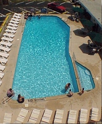 Skyview Manor Motel Pool